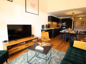 Superbe Appartement 4 Étoiles, 2 Chambres, Proche Pistes, Balcon, Parking, Ski & Vélo - FR-1-623-329